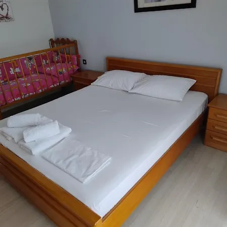 Dora's Place نيوي بوروي