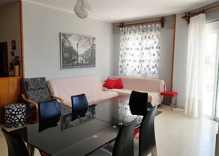 Dora's Place * Néoi Póroi